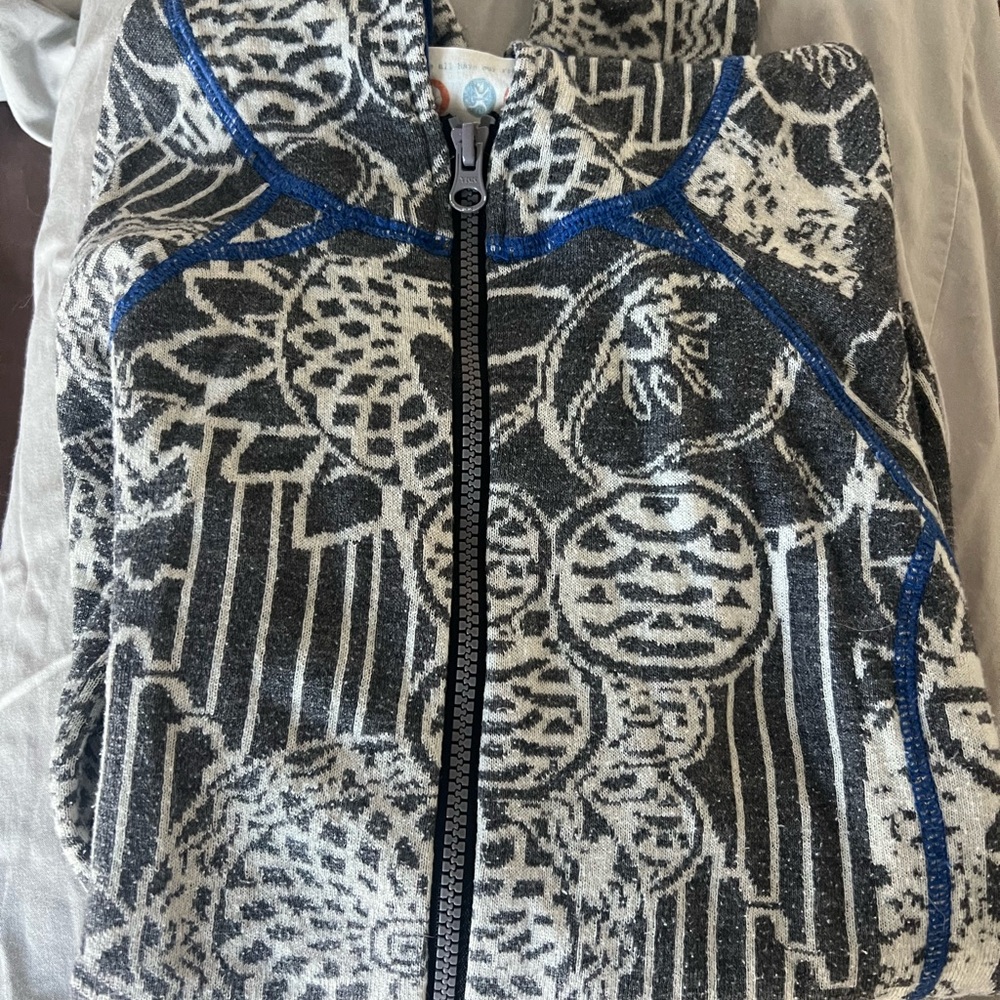 Title nine wool Patterned Zip-Up Hoodie with Blue Accents